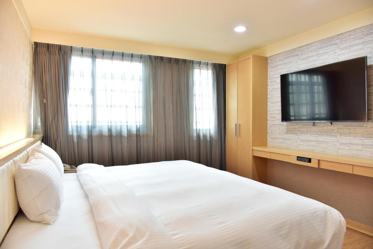 Mei Hotel Taichung Exterior foto