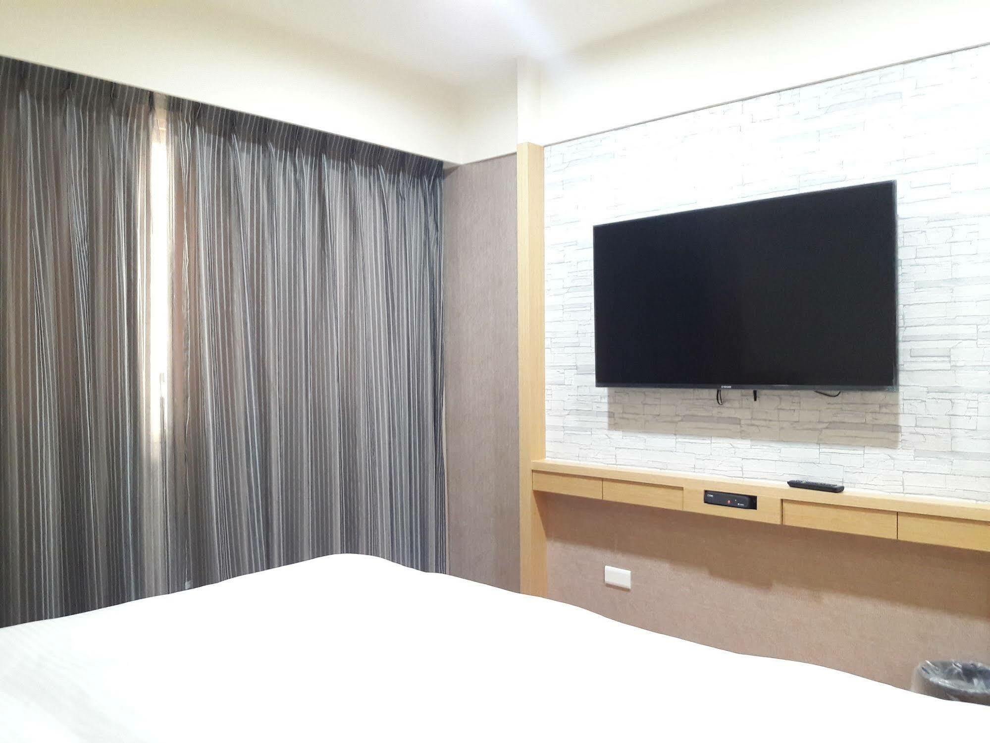 Mei Hotel Taichung Exterior foto