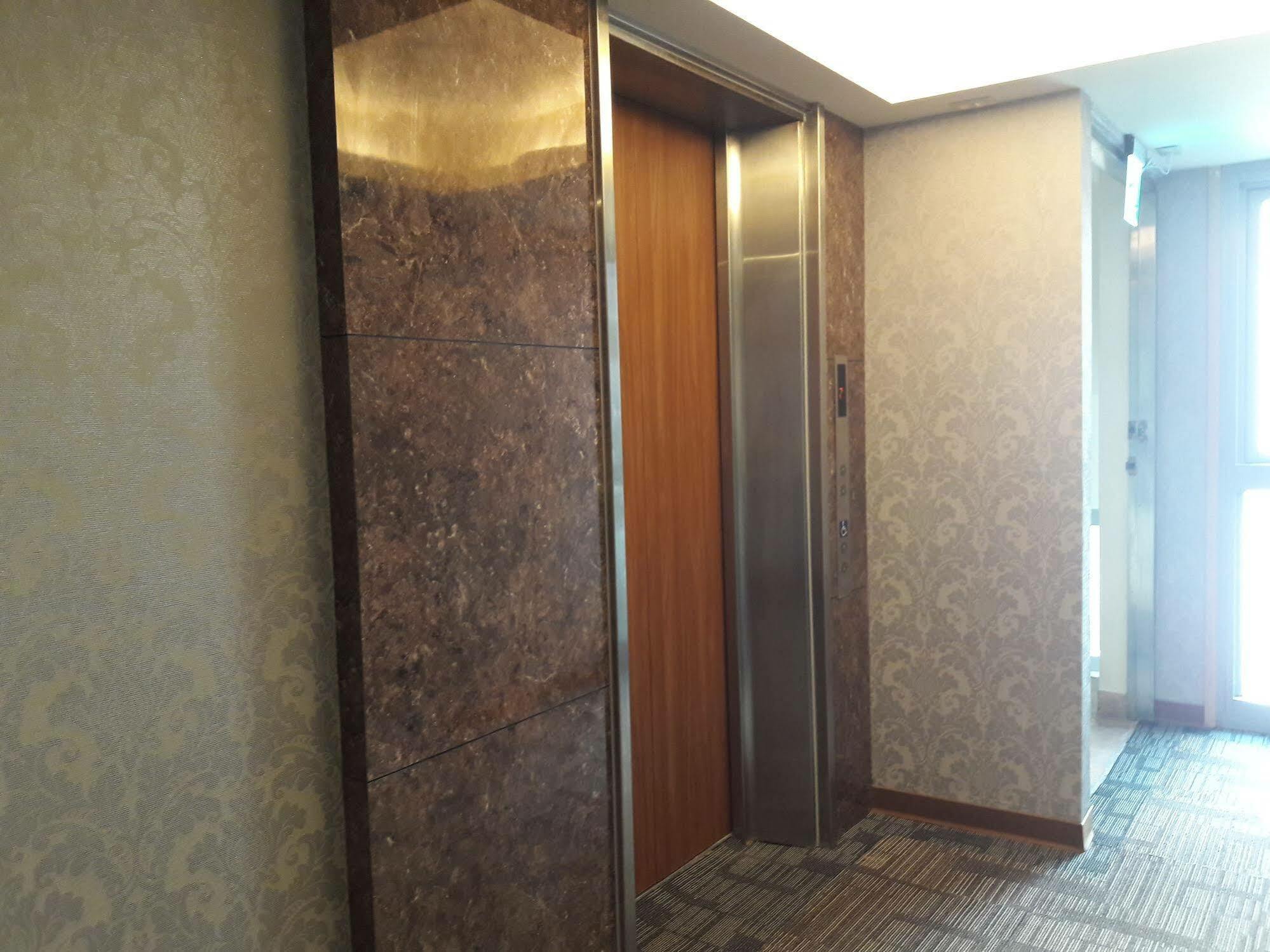 Mei Hotel Taichung Exterior foto
